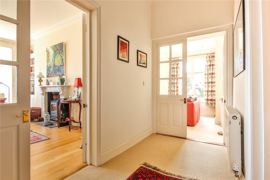 6 Coleridge House - Hallway