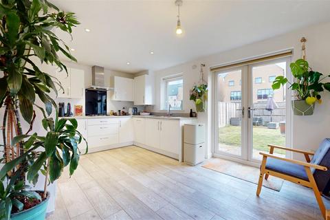 3 bedroom detached house for sale, Friesland Avenue, Milton Keynes MK8
