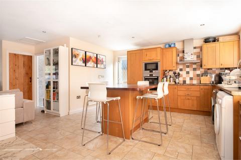 undefined, 5 Stockdale Toddington