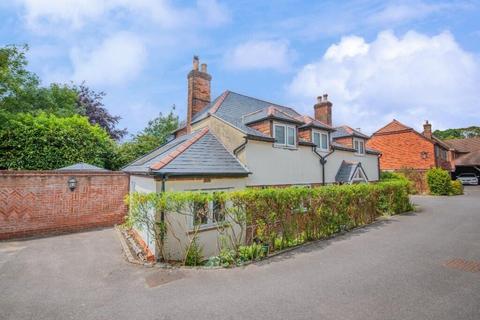 4 bedroom detached house for sale, Botley Road, Fair Oak, Eastleigh, Hampshire, SO50