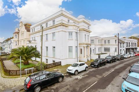 2 bedroom flat for sale, Richmond House, Herne Bay CT6