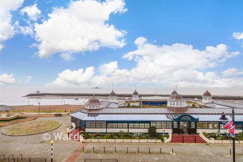2 bedroom flat for sale, Richmond House, Herne Bay CT6