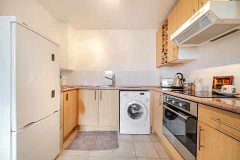 1 bedroom flat for sale, Petworth Street, Battersea, London, SW11