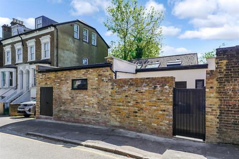 undefined, Pellatt Grove, London N22