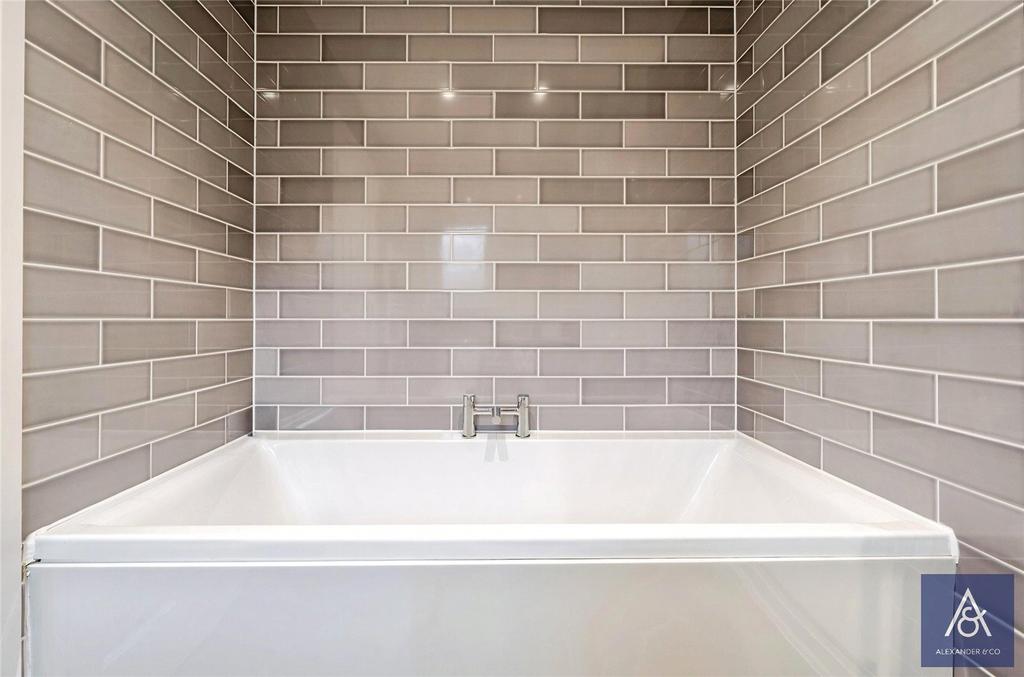 En-Suite Bathroom