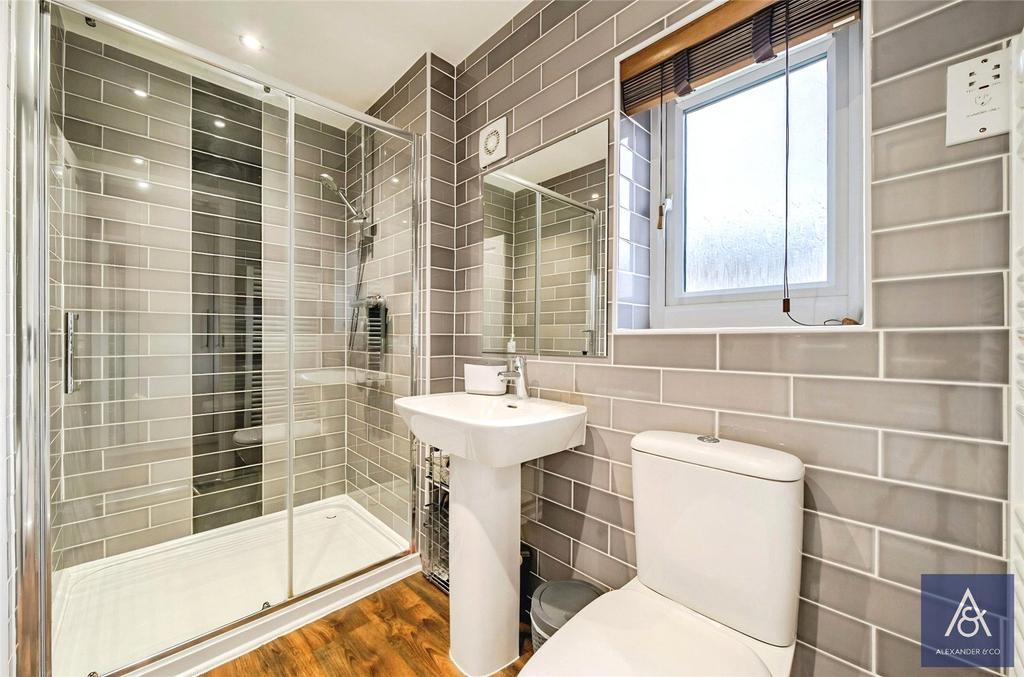 En-Suite Bathroom