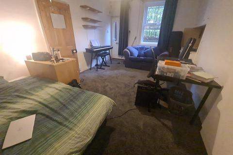 undefined, Cliff Road, Leeds