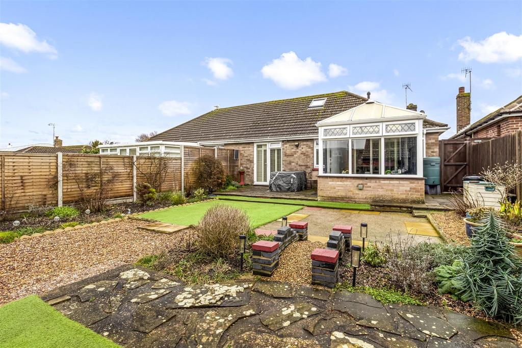 2 Meadow Close-015.JPG