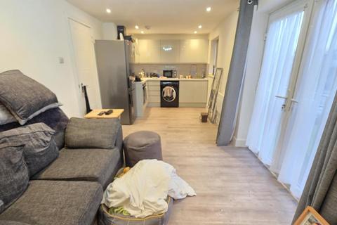 1 bedroom flat to rent, Mandeville Court, London