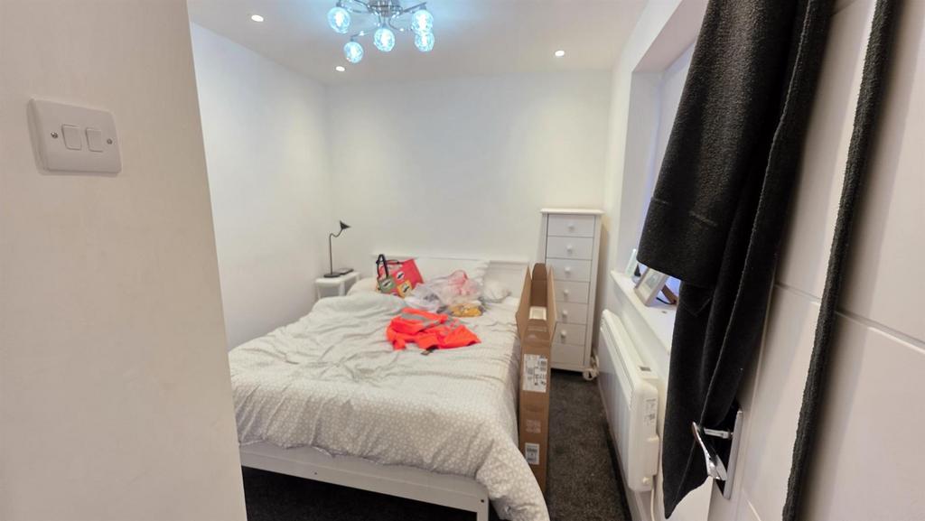 Bedroom .jpg
