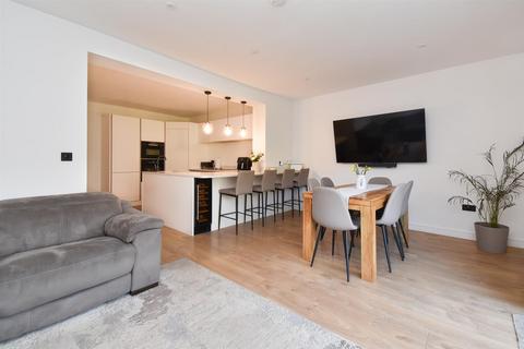 undefined, Hoads Wood Road, Hastings