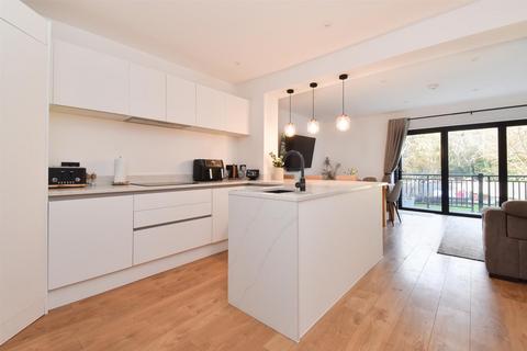 undefined, Hoads Wood Road, Hastings