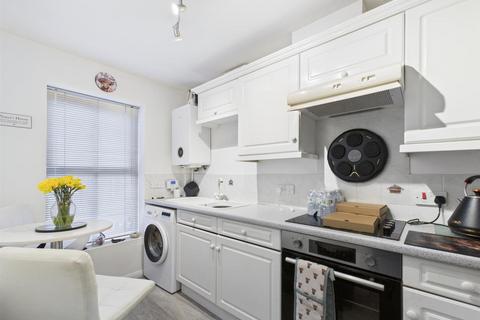 2 bedroom end of terrace house for sale, Thornton Drive, Colchester