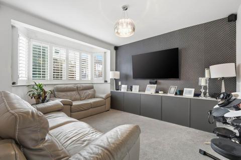 undefined, Lullington Garth, Borehamwood