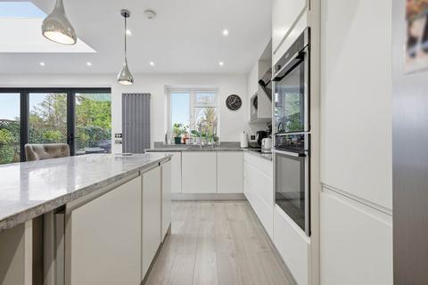undefined, Lullington Garth, Borehamwood