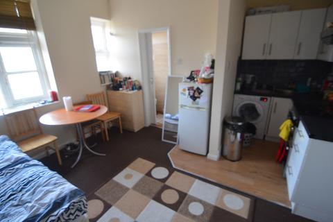 Studio to rent, High Road Leytonstone, London E11