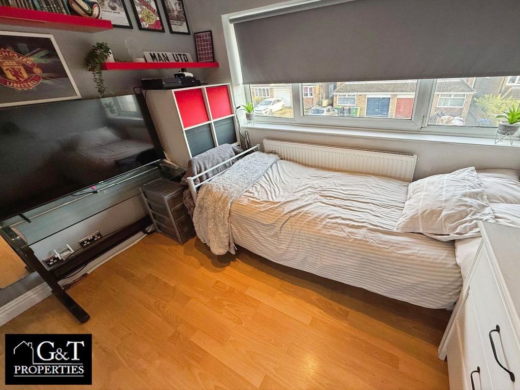 Second bedroom