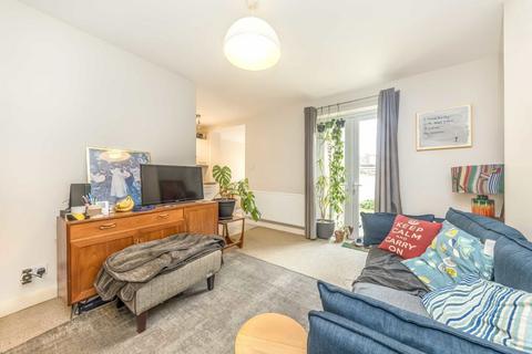 1 bedroom flat to rent, Bassano Street, London SE22