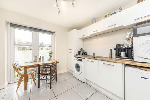 1 bedroom flat to rent, Bassano Street, London SE22