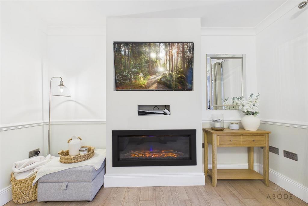 CAM03473 G0-PR0559-STILL025.jpg