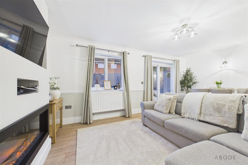 CAM03473 G0-PR0559-STILL026.jpg