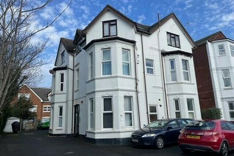 undefined, FIRST FLOOR ONE BEDROOM FLAT, LOCATED CLOSE TO SHOPS, TRANSPORT LINKS AND BEACH AT BOSCOMBE PIER
