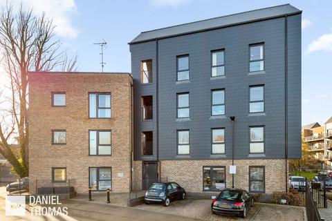 DANIEL THOMAS | Quayside Court, Waltham Abbey, EN9 1FJ