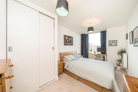 2 bedroom flat for sale, Station Road, London SE13