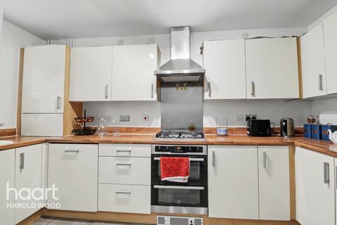3 bedroom terraced house for sale, Sudbury Close, Harold Hill