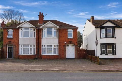 North Street, Romford, RM1