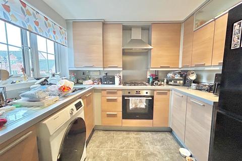 2 bedroom flat for sale, Brentwood Grove, Leigh