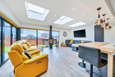 4 bedroom detached house for sale, Court Hill, Taunton