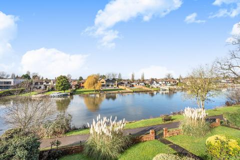 1 bedroom apartment for sale, Thames Side, Staines-upon-Thames, TW18