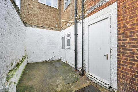 2 bedroom flat to rent, Christchurch Road, Colliers Wood SW19