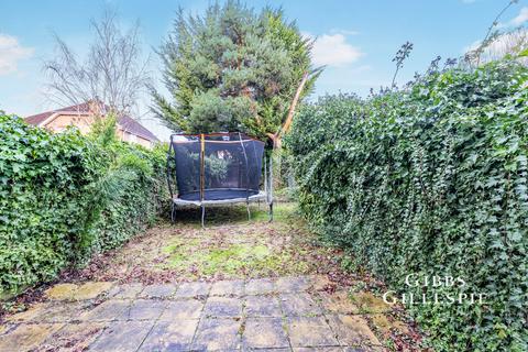 3 bedroom terraced house to rent, Clovelly Close, Pinner, HA5