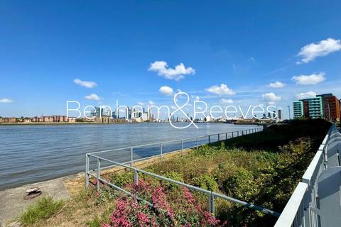 2 bedroom apartment to rent, Cable Walk, London, SE10