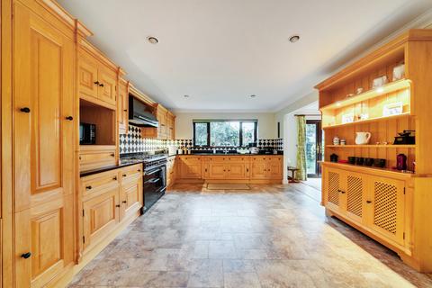 4 bedroom detached house for sale, Sandy Way, Surrey GU22