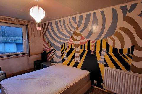 undefined, Queen's Park Court, Edinburgh EH8