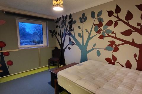 undefined, Queen's Park Court, Edinburgh EH8