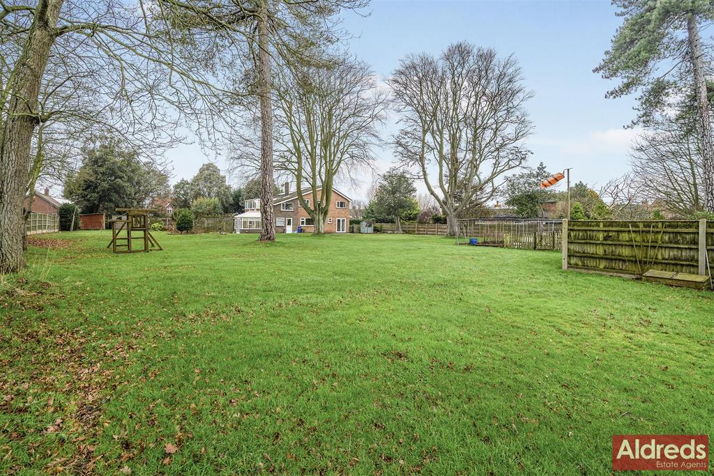 Nigan Station Road (22).jpg