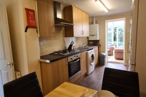 undefined, Ringwood Close