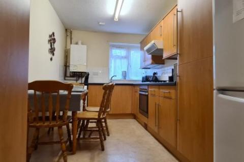4 bedroom house share to rent, Kemsing Gardens