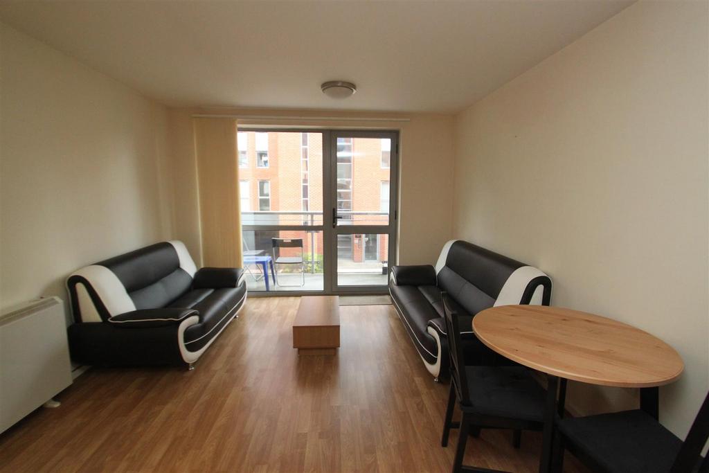 Livingroom2.JPG