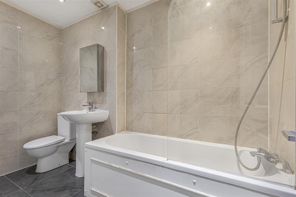 Family bathroom