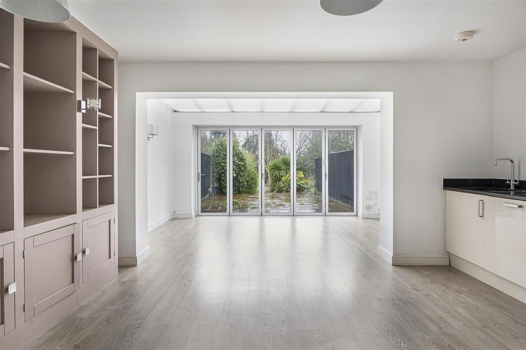 Kitchen / dining room