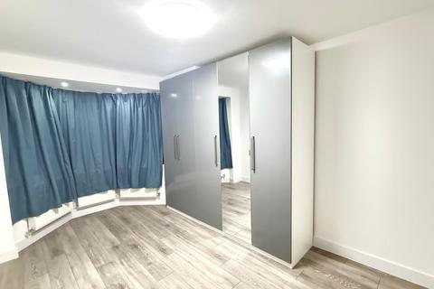 3 bedroom semi-detached house to rent, Brook Drive, Harrow HA1