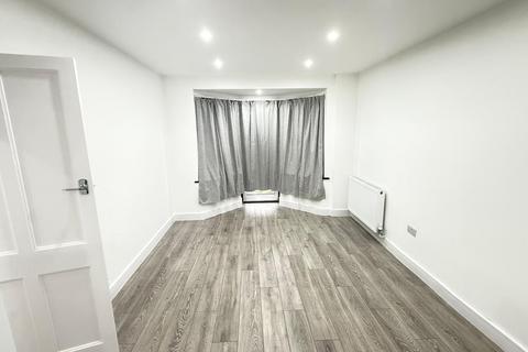 3 bedroom semi-detached house to rent, Brook Drive, Harrow HA1
