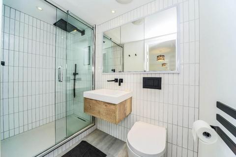 2 bedroom flat for sale, Water Gardens Square, London