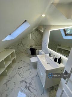 3 bedroom flat to rent, Exide House, London, WC2H