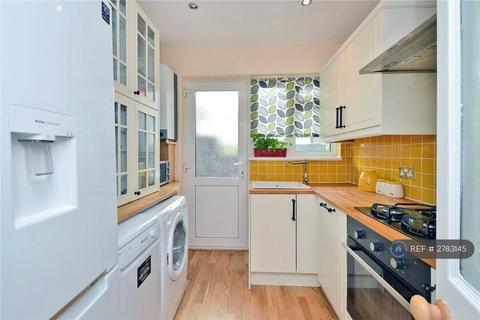2 bedroom maisonette to rent, The Maisonettes, Sutton, SM1